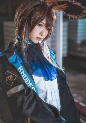 与年轻的岳母